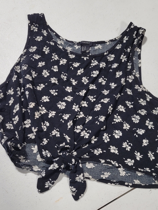 Forever 21 Tops - Forever 21 Navy Floral Tie-Knot Tank Top